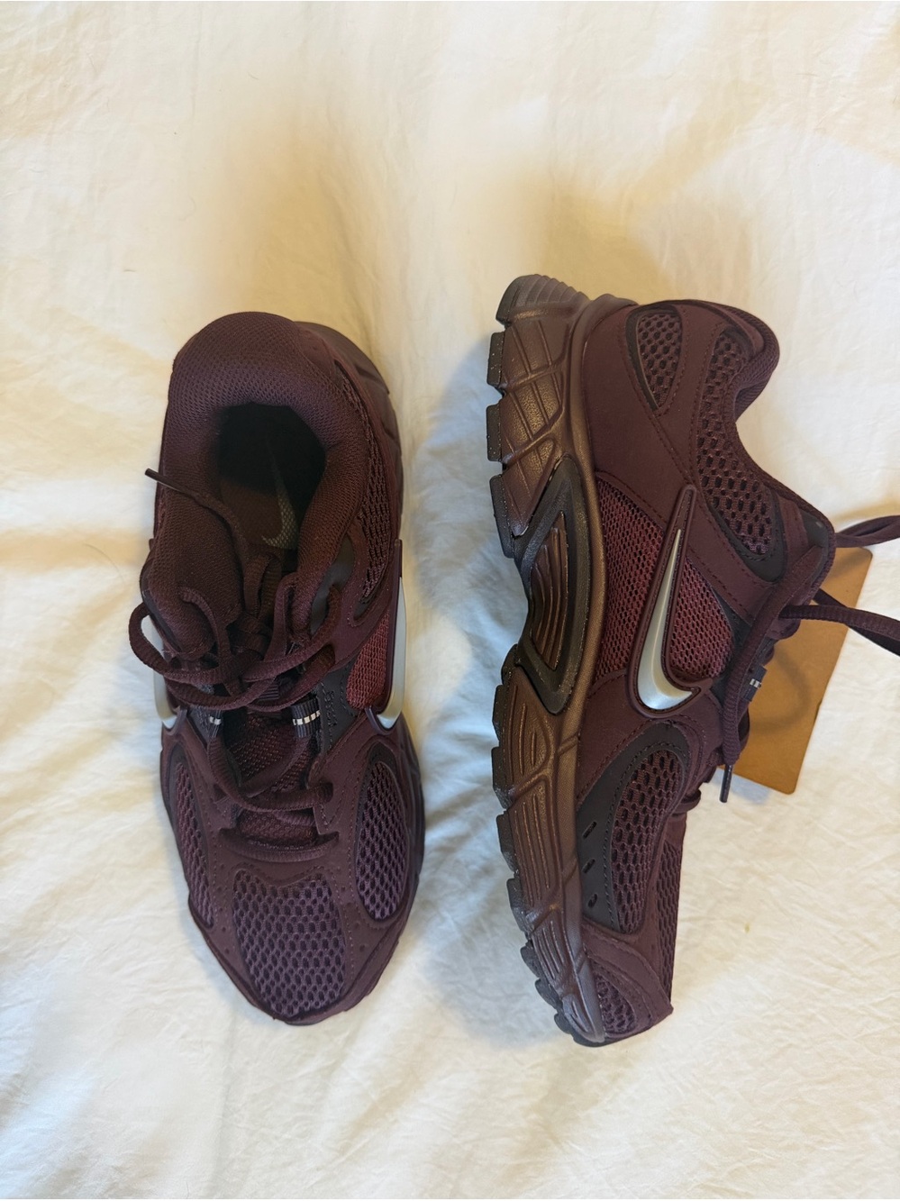 Nike V5 Runner Burgundy Crush - Picture 2 of 6